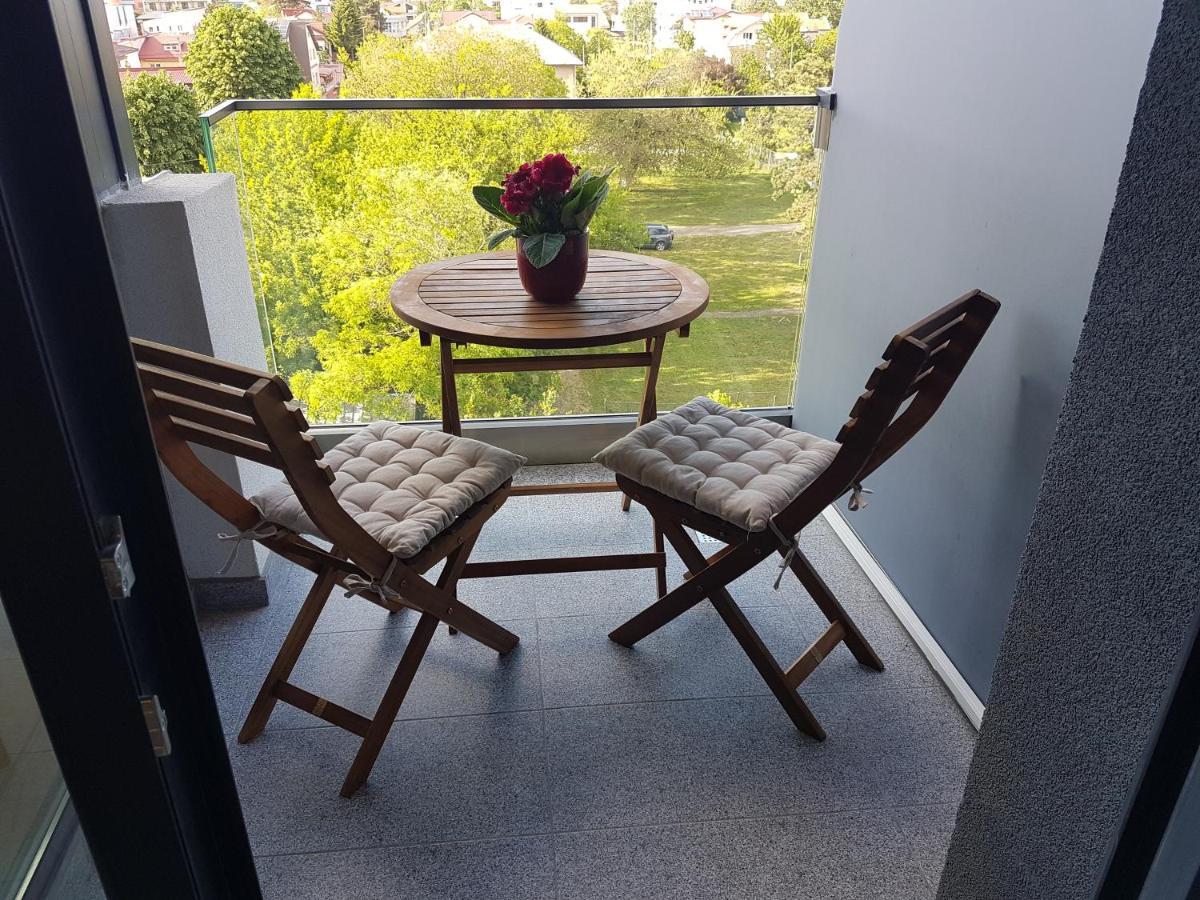 Summer Apartment *